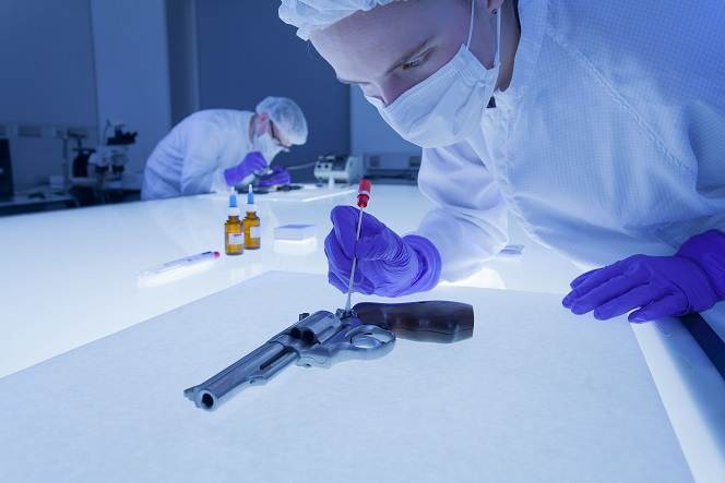 DNA expert investigates revolver